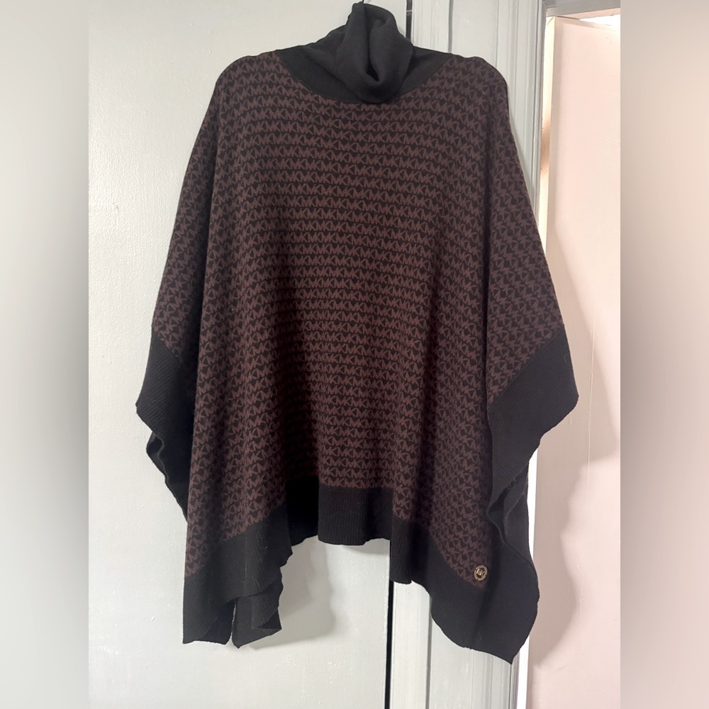 Michael Kors Logo Poncho